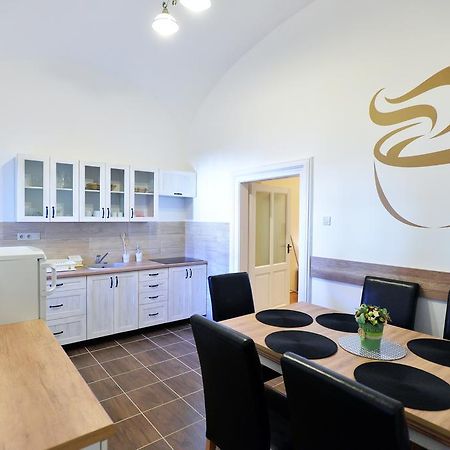 Foter Apartman Эгер Экстерьер фото