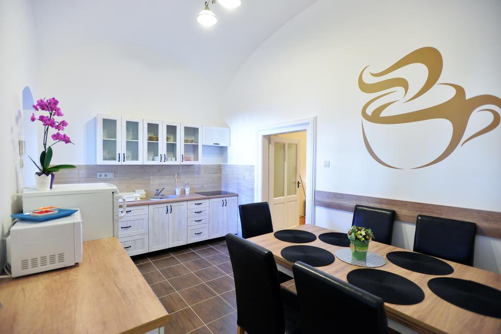 Foter Apartman Эгер Экстерьер фото