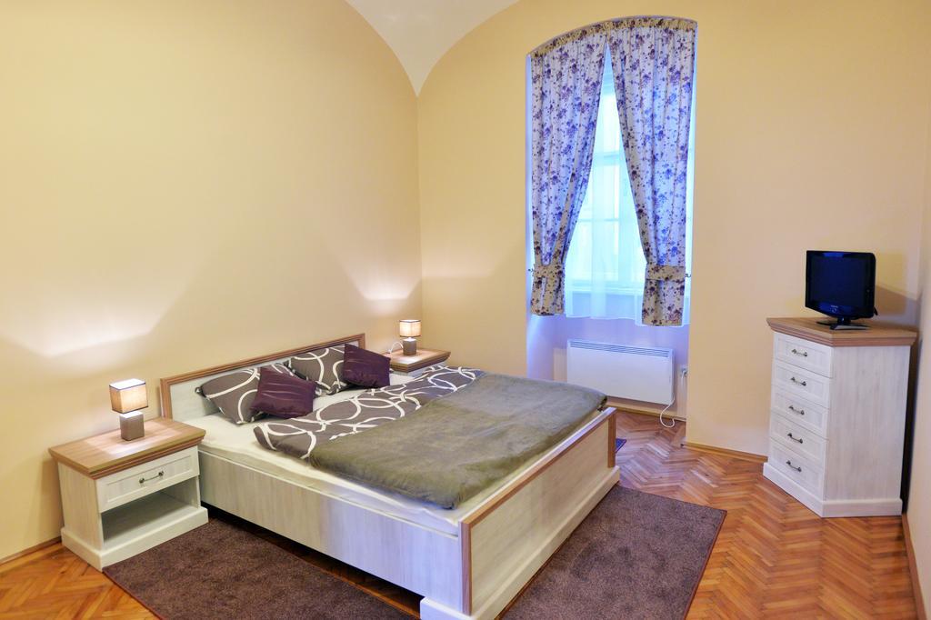 Foter Apartman Эгер Экстерьер фото
