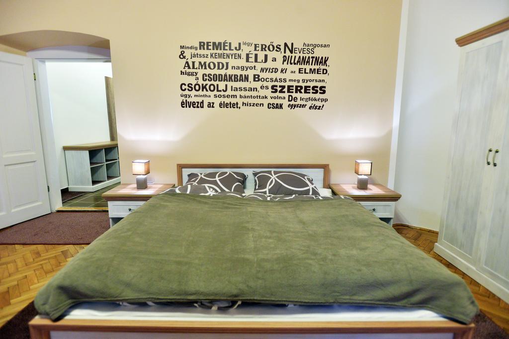 Foter Apartman Эгер Экстерьер фото