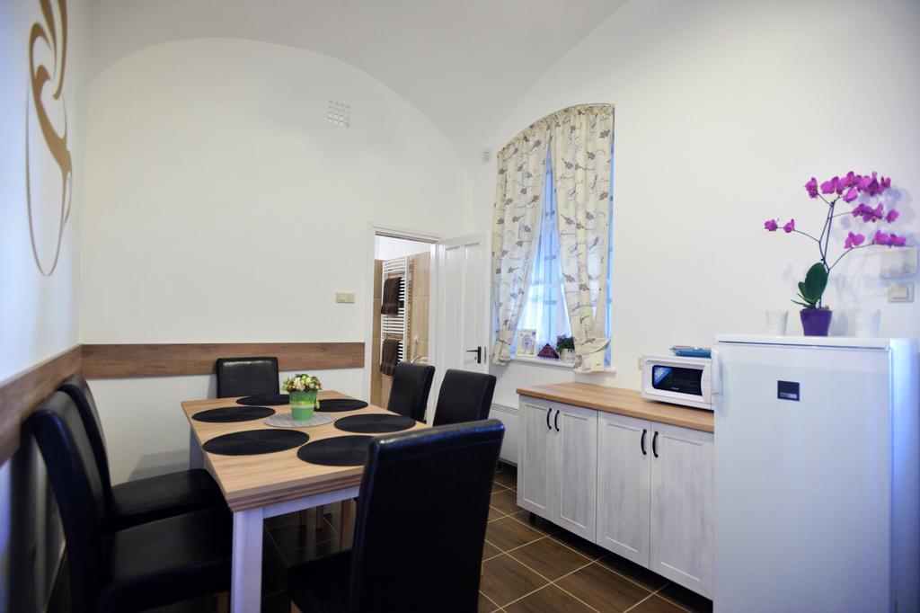 Foter Apartman Эгер Экстерьер фото