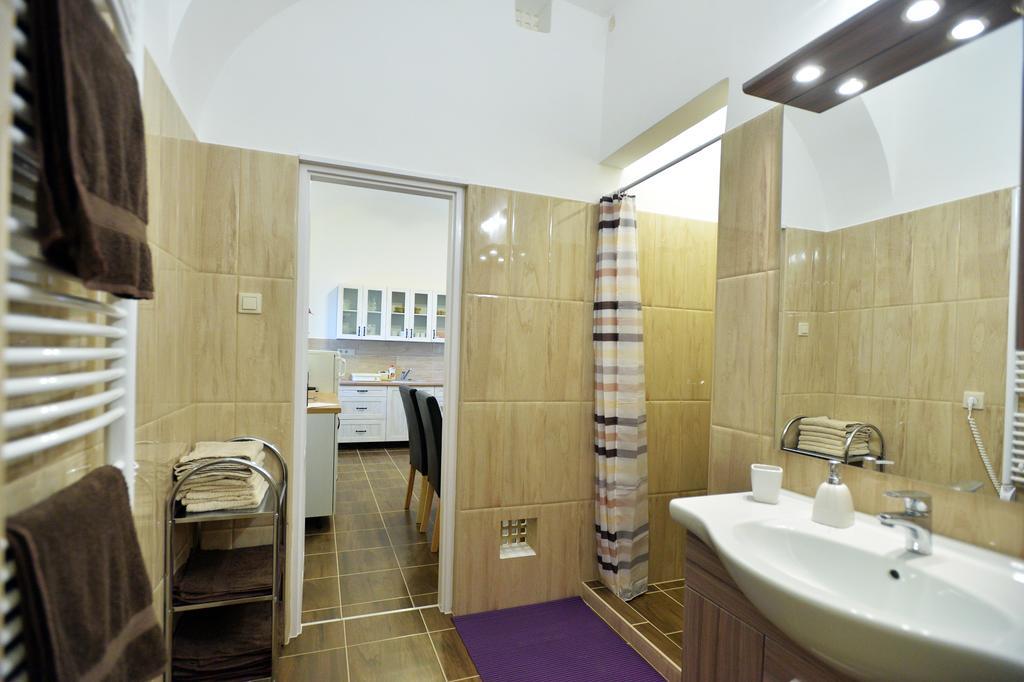 Foter Apartman Эгер Экстерьер фото